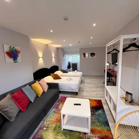 Le Clos Joli Bed & Breakfast