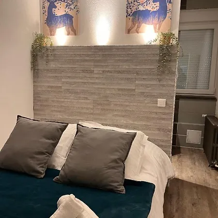 Le Clos Joli Bed & Breakfast