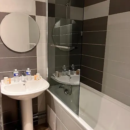 Le Clos Joli Bed & Breakfast *