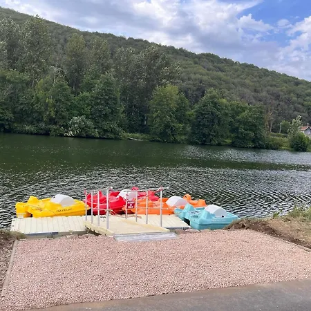 Le Clos Joli Bed & Breakfast *