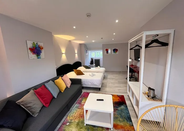 Le Clos Joli Bed & Breakfast