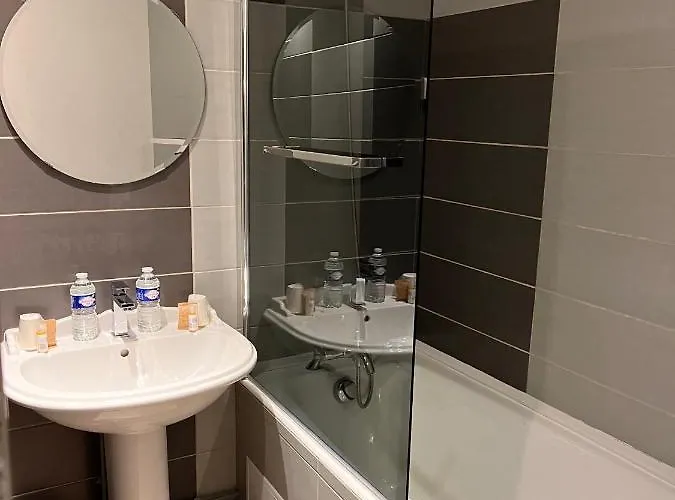 Le Clos Joli Bed & Breakfast *