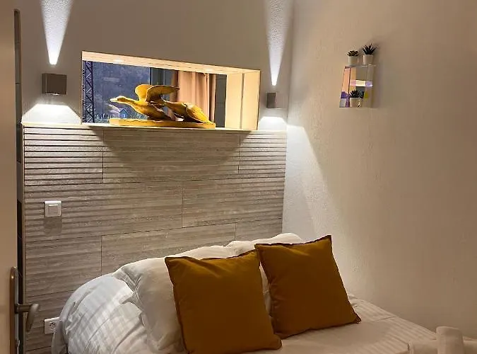 Le Clos Joli Bed & Breakfast