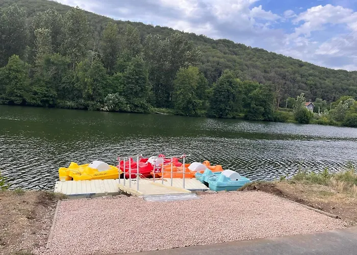 Le Clos Joli Bed & Breakfast *