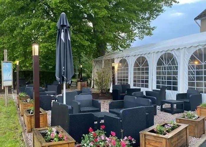 Le Clos Joli Bed & Breakfast *