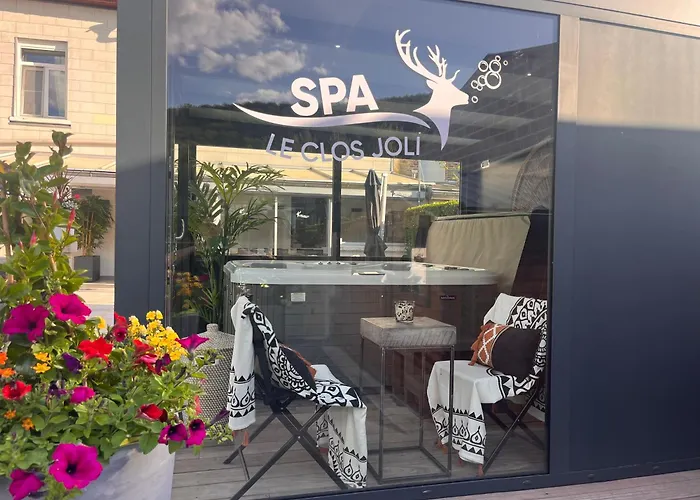 Le Clos Joli Bed & Breakfast